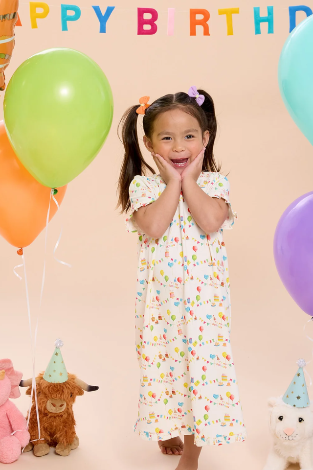 Magnetic Me Nightgown - Birthday Babe