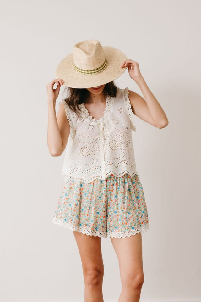 Sunshine Tienda Coastal Daisies Willa Short