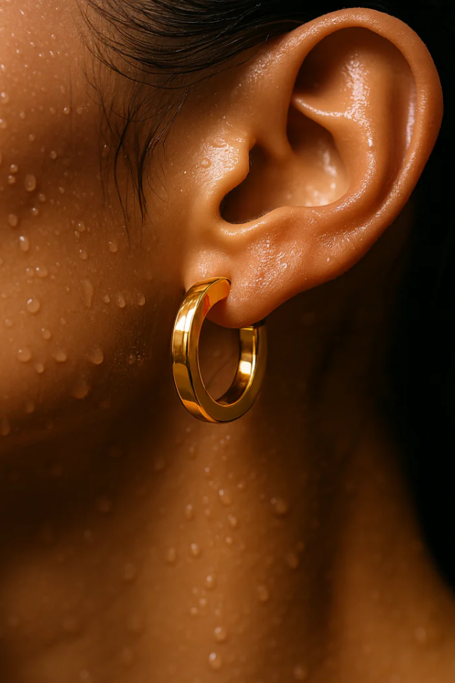 Ellie Vail Ivonne Medium Hoop Earring - Gold