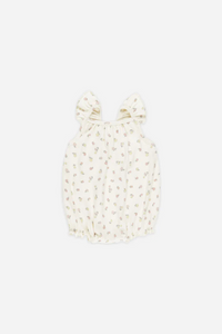 Quincy Mae Ribbed Ruffle Romper - Fleur