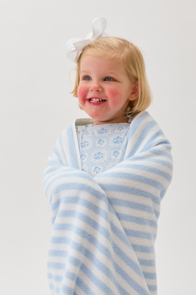 Weezie Kids Beach Towel - Seafoam & Blue
