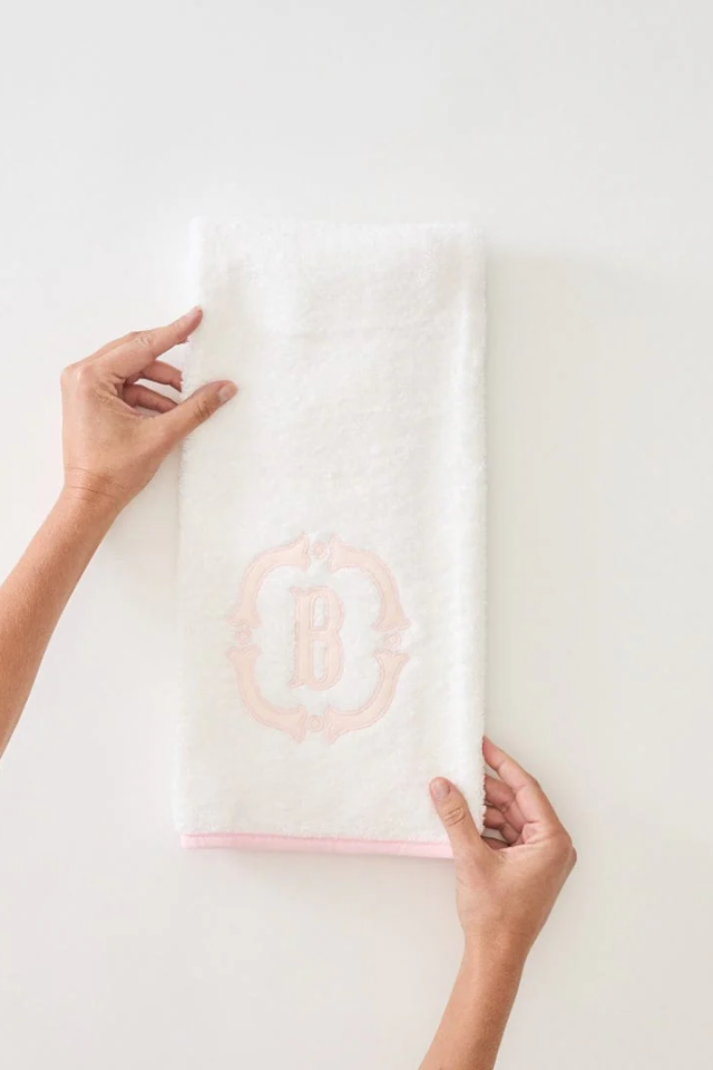 Weezie Signature Hand Towels (Pair) - Ballet Pink on White